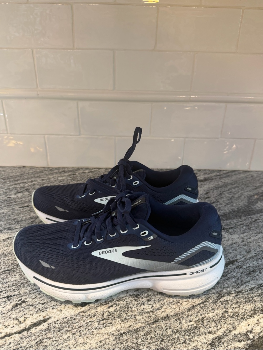 Women’s Brooks Ghost 15 Size 7.5 - Picture 3 of 10